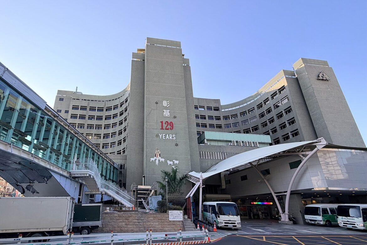 網傳彰基手術室「願意加班」宣導圖文  醫院特為此出面說明