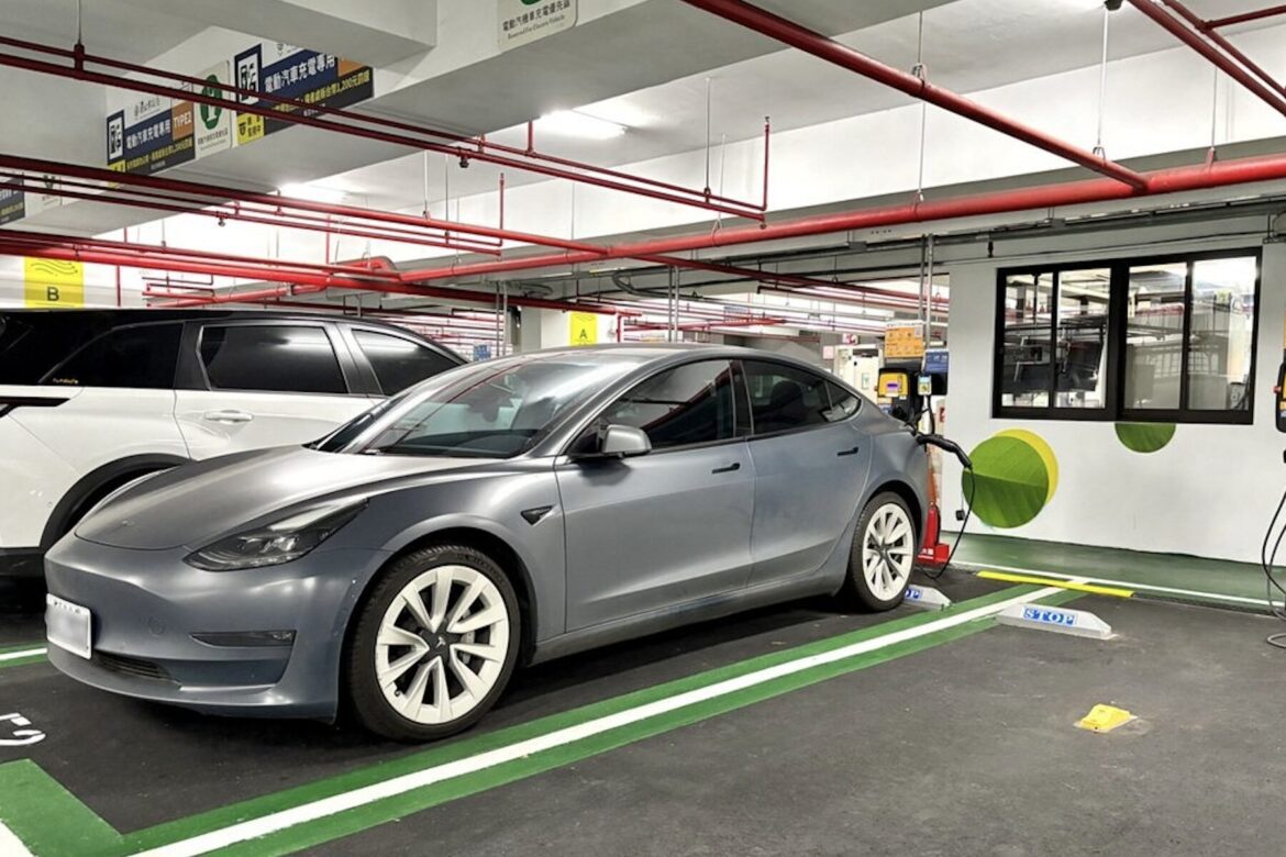 電動車主省荷包！新北牌照稅免徵延長至 119 年     省下 5 年稅金超有感