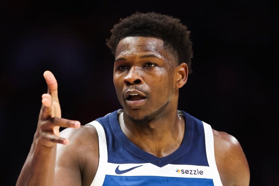影/《NBA》「蟻人」Edwards 16.8秒關鍵一擊 助灰狼逆轉 「拋」掉馬刺