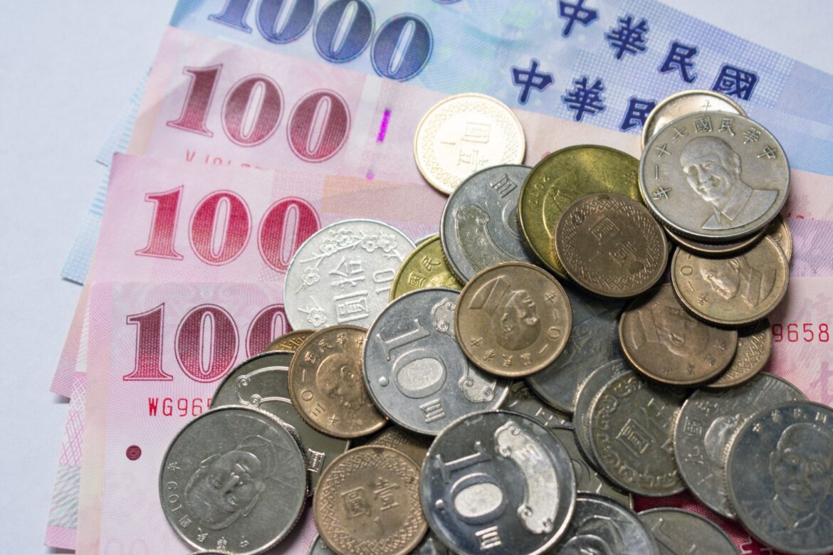 2026年生活法規新制上路：從薪資、育兒到交通  9個超重要新制懶人包一次看懂!