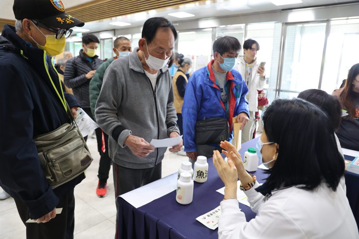  藥師樂當安全用藥守門人  花蓮慈院運用藥師節強化用藥須知 