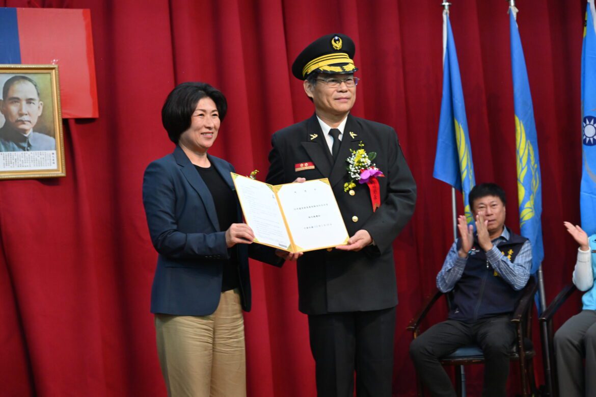 臺東縣消防局副局長盧東發陞任局長   縣長期許帶領團隊再創高峰