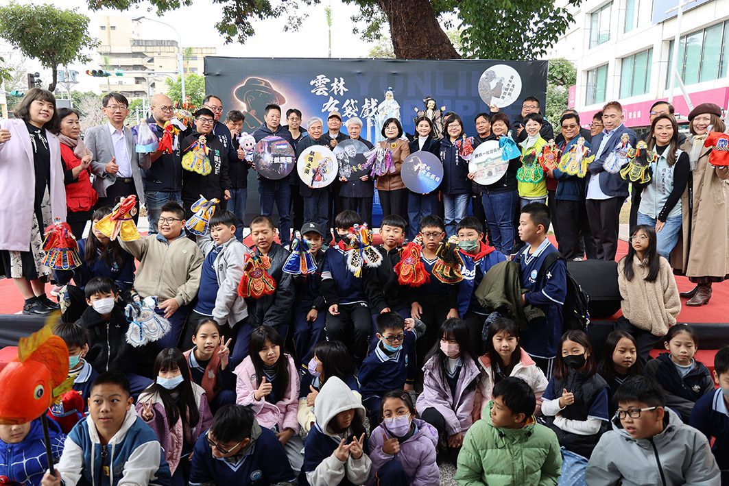 2026雲林布袋戲日《傳藝之魂：黃海岱與戲偶之道》特展揭幕　傳承延續布袋戲技藝精神