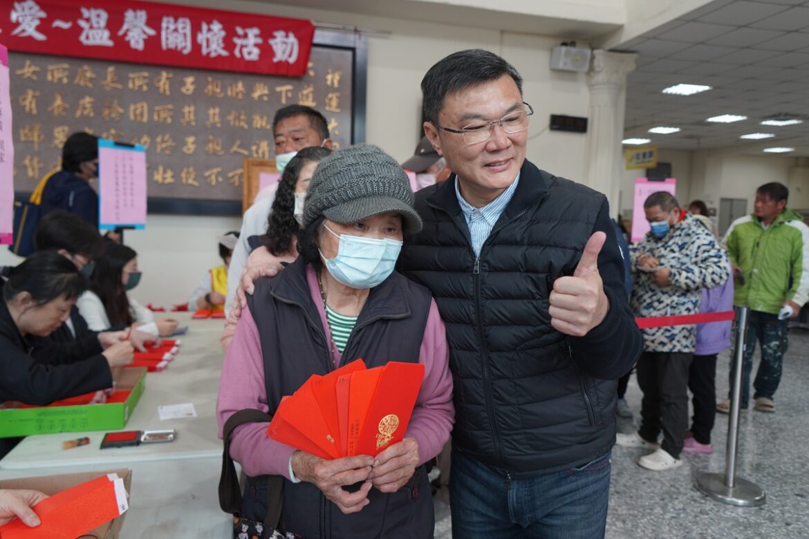 鹿港鎮寒冬送愛．溫馨關懷匯聚善緣  助低收戶度過溫馨有愛新年