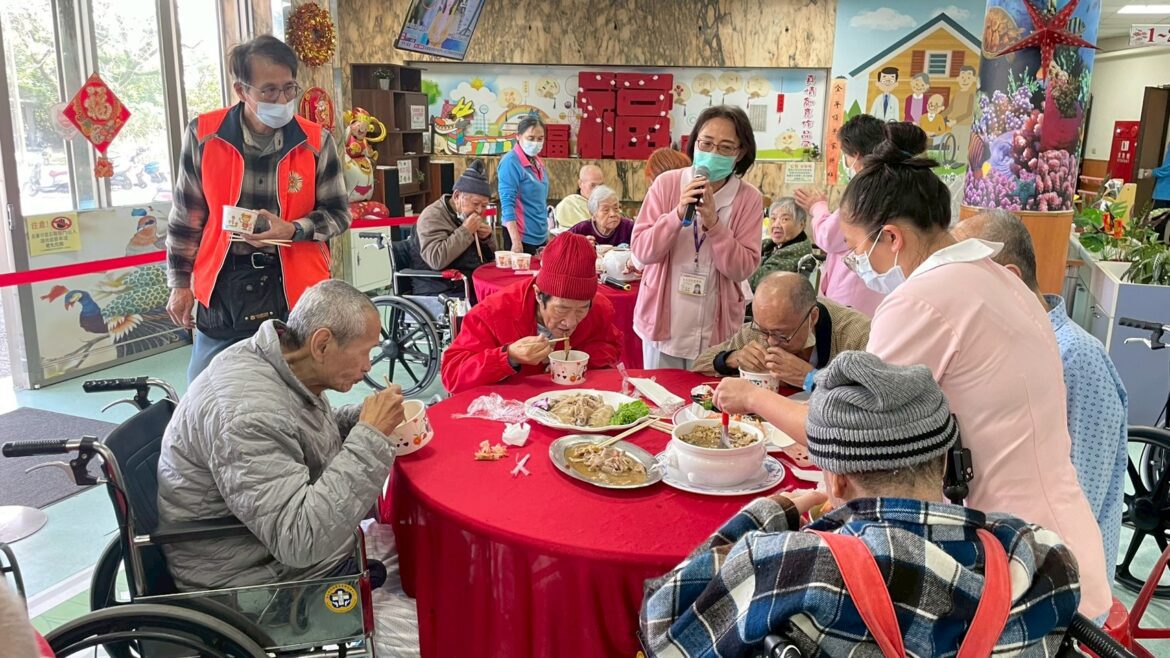 蘇榮護家邀圍爐  家屬辦桌展廚藝