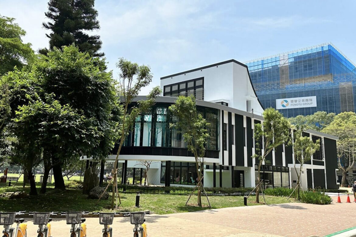 兒童圖書館也有毛小孩！林口首座寵物友善閱讀區     攜手動保處推廣生命教育