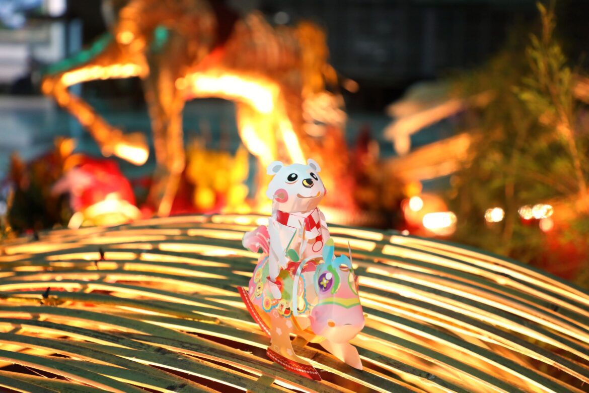 嘉義市馬年小提燈「馬上熊賀」亮相　2月24日起文化公園限量發放