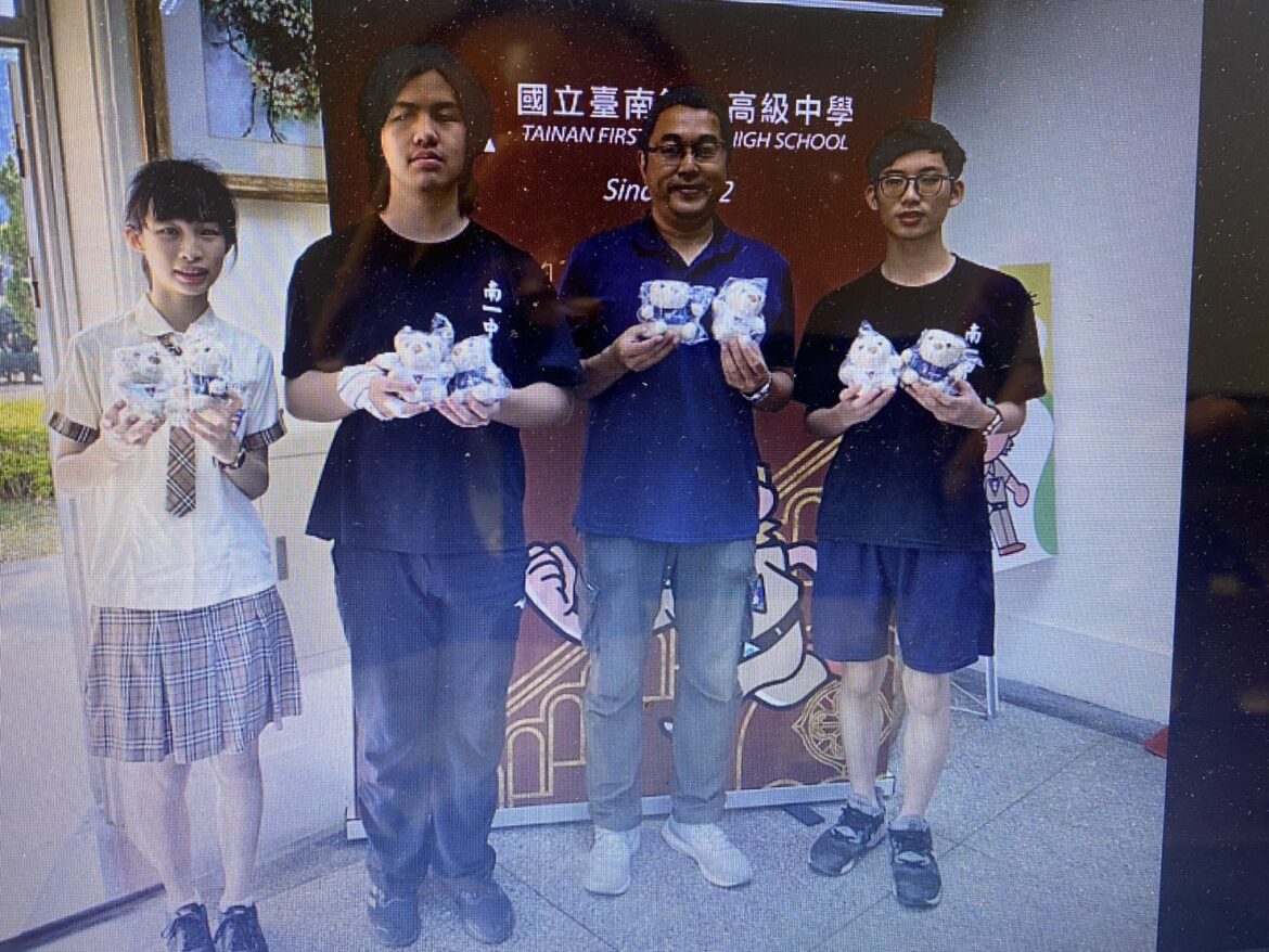 大學學科能力測驗成績今天公布台南一中締造學測佳績4位同學滿級分