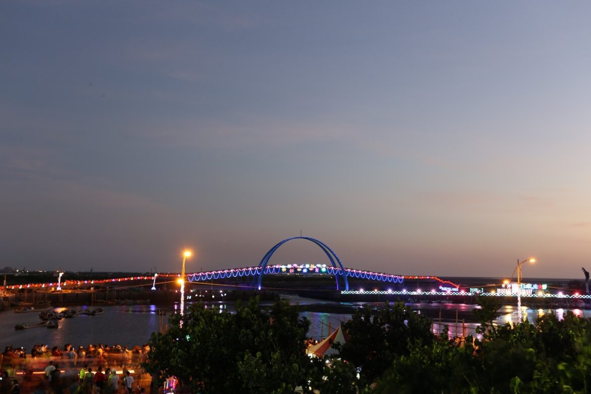 春節旅遊何處去?親子出遊就到芳苑欣賞海岸美景　走遊海牛文化