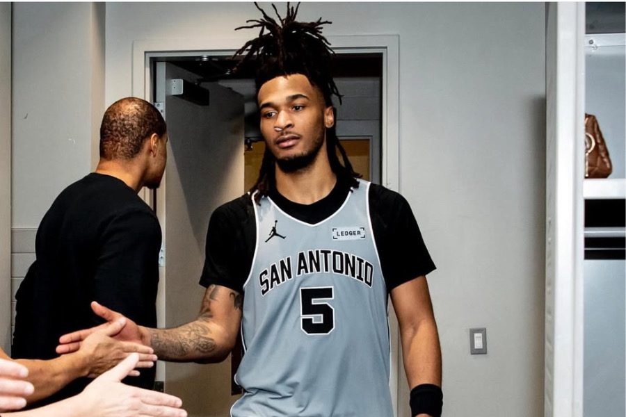 影/《NBA》  Castle爆砍生涯新高 40分12籃板12助攻超狂大三元 馬刺大勝獨行俠