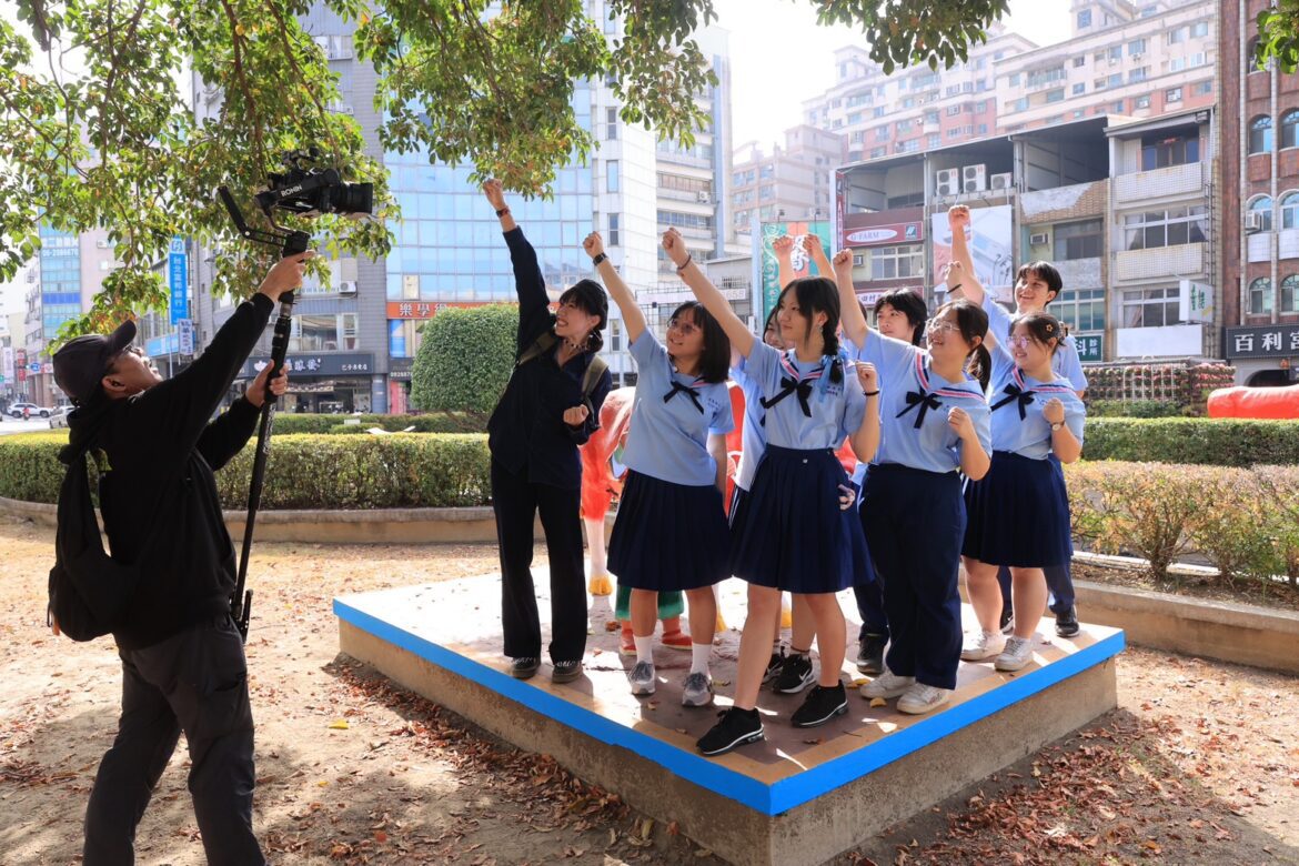 穿越時空的逆襲！家齊高中生全台語走讀黃欣 三地標再現府城硬派生存術