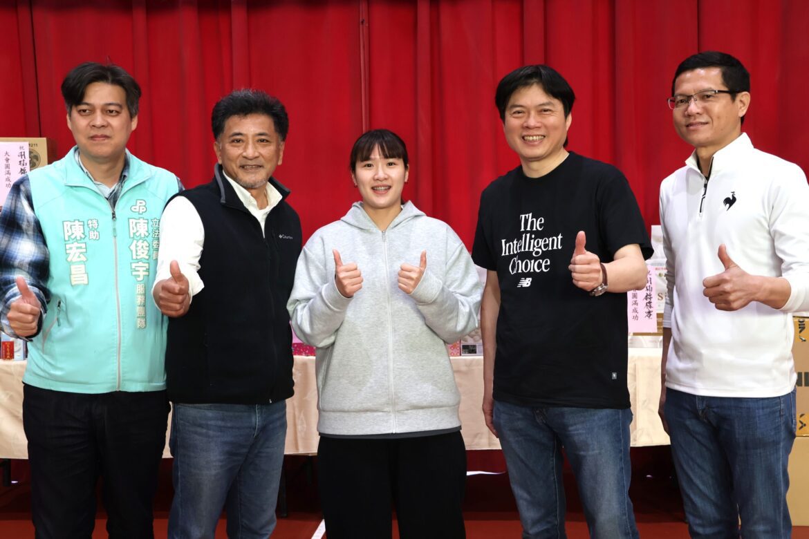 2026蘇澳鎮長盃羽球錦標賽開打  世大運金牌得主楊筑云開球