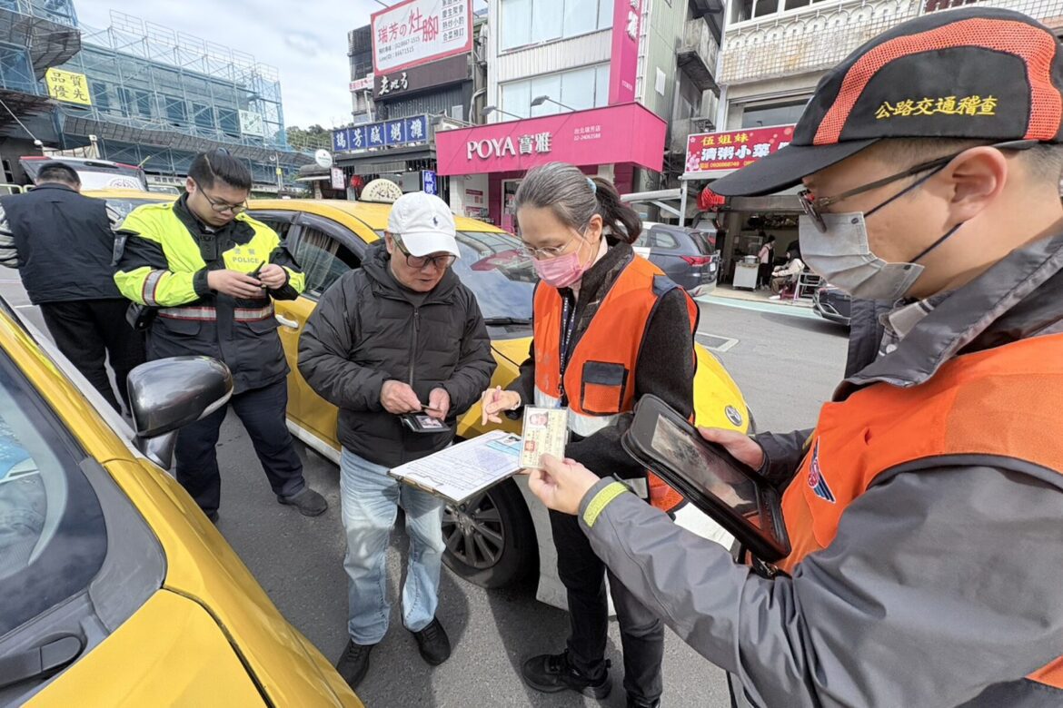 春節連假倒數！曾招雄率隊突襲九份稽查     停車場收費、計程車跳表「查到就罰」
