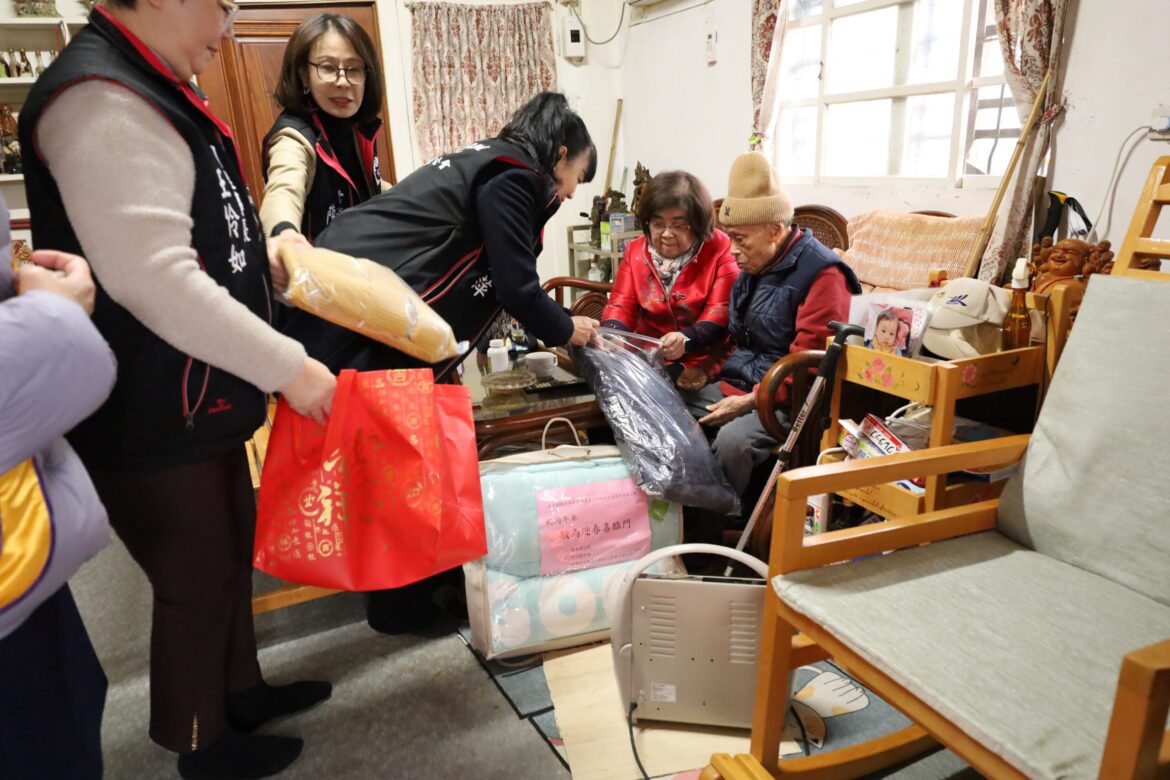 羅東鎮寒冬送暖  關懷獨居長者及重度身心障礙獨居者