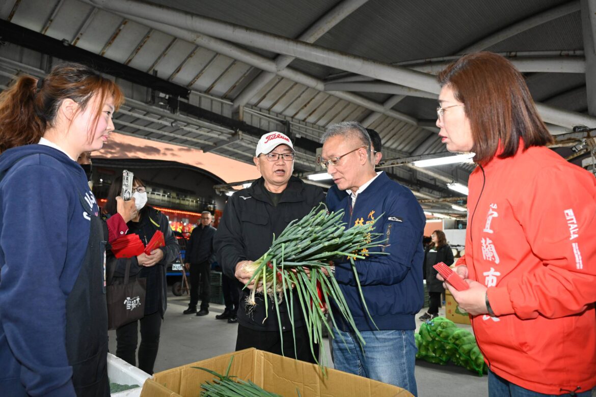 關心春節前民生物資供應  代理縣長視察宜蘭縣果菜批發市場