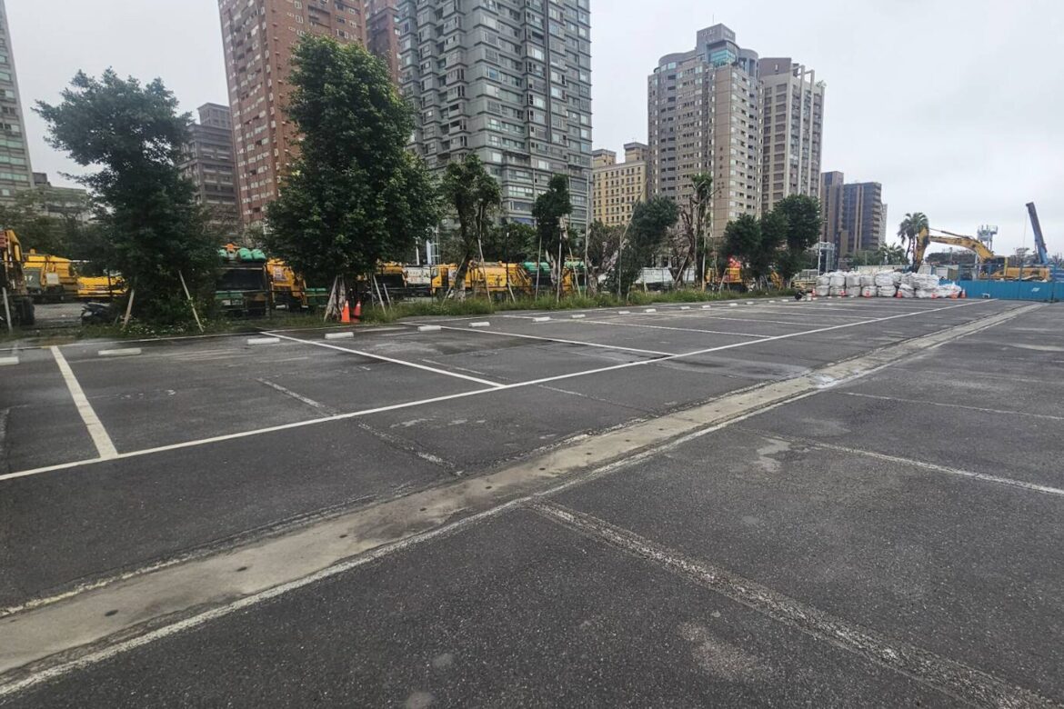 解決淡水停車難題！新北交通局優化油車口空間     4/1 起大型車、私家車位同步增量