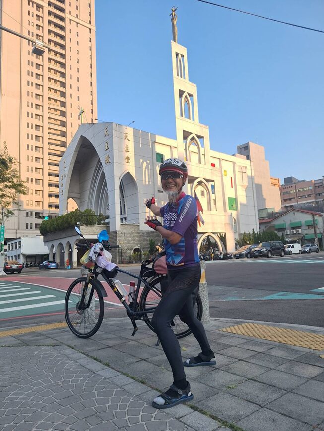 退休教師陳敏先　用單車騎出不老傳奇