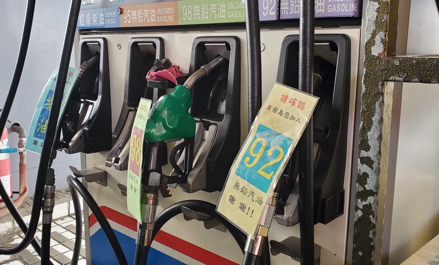 國內油價雙調漲　3/2起汽、柴油各漲0.2元及0.4元