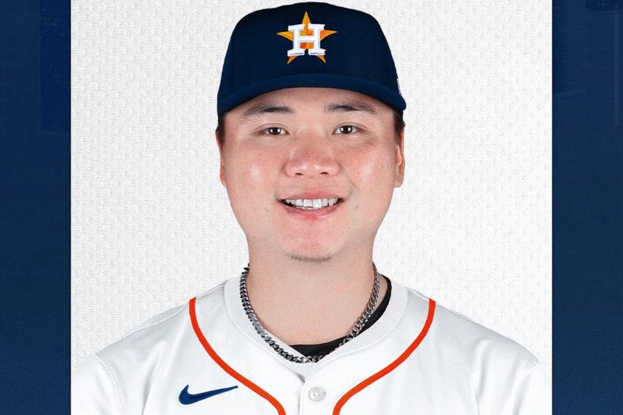 影/《MLB》太空人鄧愷威本季初登板 中繼2.1局2K好投勝投立馬開張!