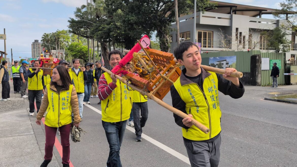 為土地公提前慶生暖場  上千民眾跟著土地公走春祈福