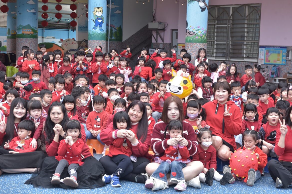 花蓮市幼慶元宵  學童燈籠走秀展創意