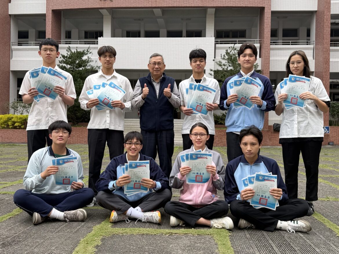 花蓮市市長盃游泳賽  四維高中勇奪13金8銀3銅