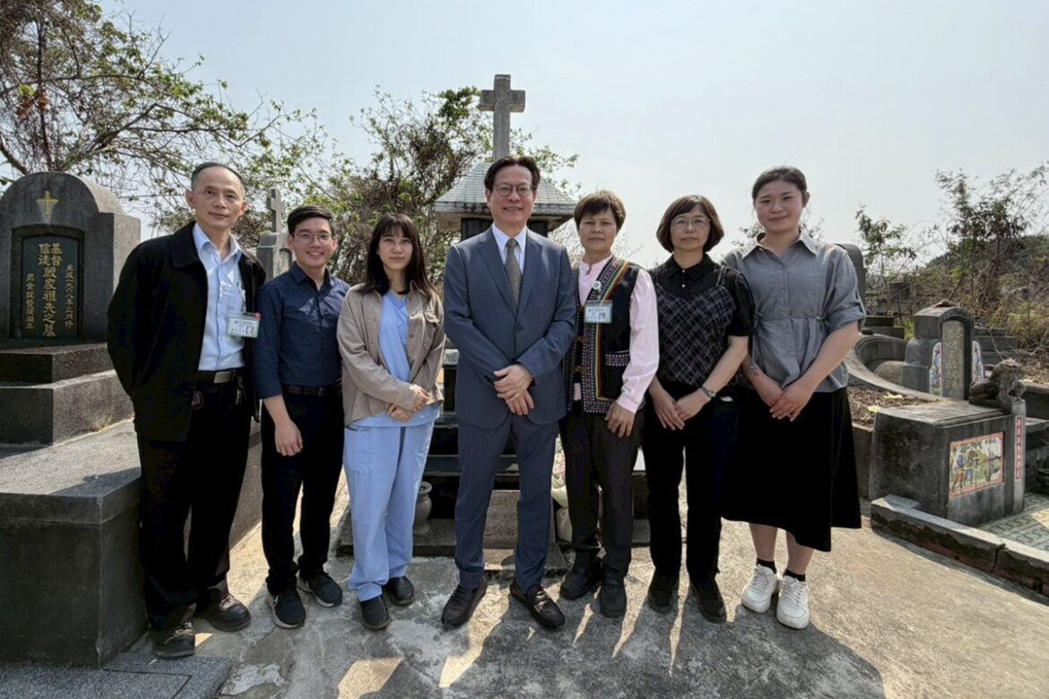 影音/莫忘初衷  陳穆寬率醫師清明緬懷外國醫療宣教師