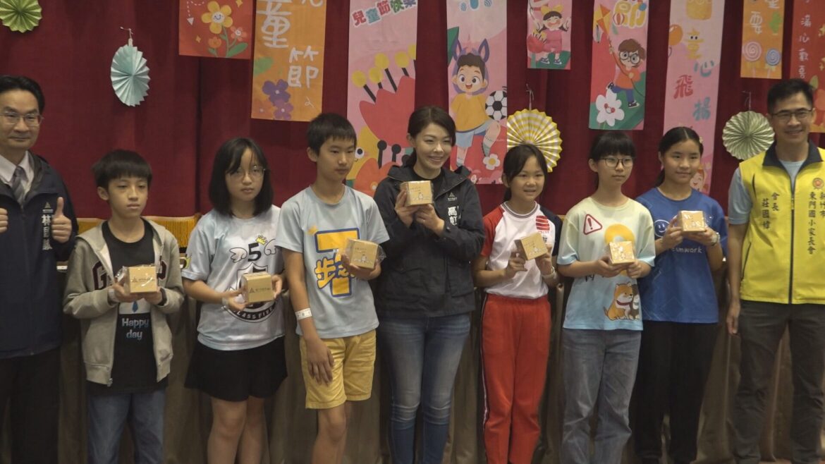 兌現承諾  高虹安赴校園陪孩子過兒童節