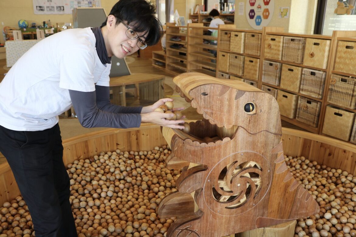 不只是玩具還是親子的共修課！張宇文跨界設計百件作品     獲選外交部贈外賓禮