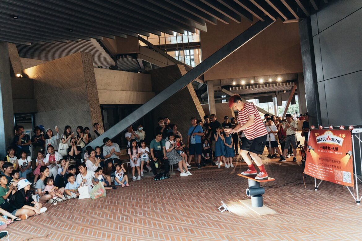 連假四天不間斷！新美館 4/3 起啟動藝術假期     魔術、馬戲 12 場秀免費看