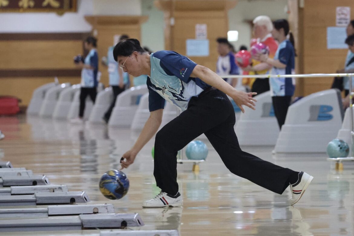 兩年磨一劍！黃金搭檔袁朝盛、蔡勝雄逆襲強敵     全障運保齡球強勢摘金