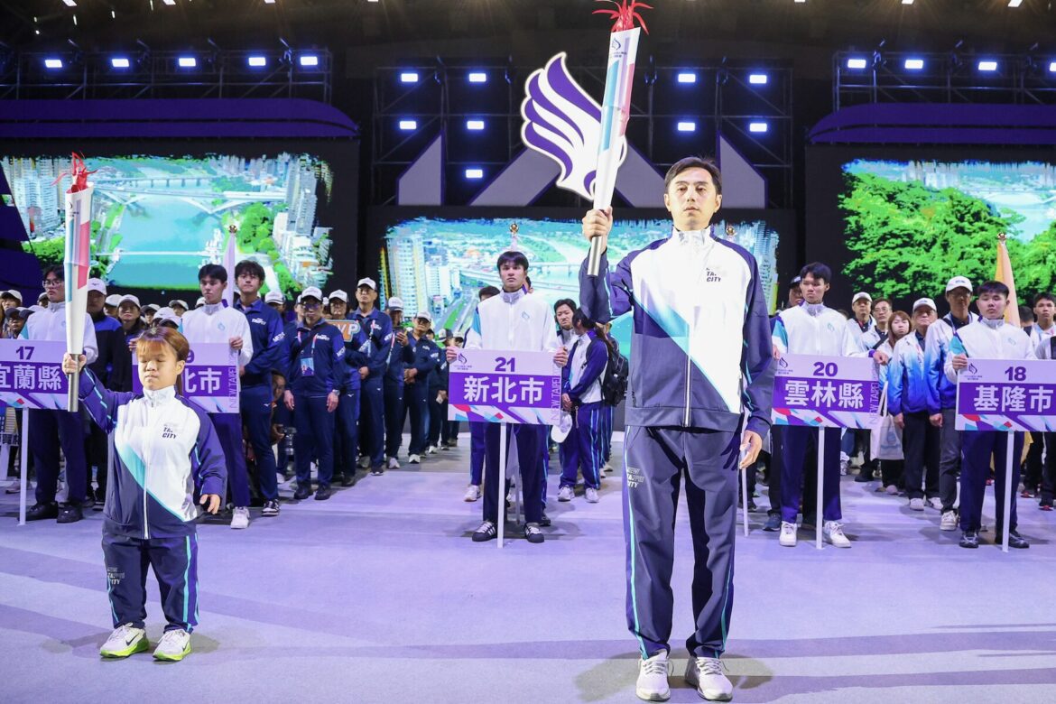 科技破空！115全障運新莊盛大開幕     吳于嫣、鄭竣逸虛實整合點燃聖火