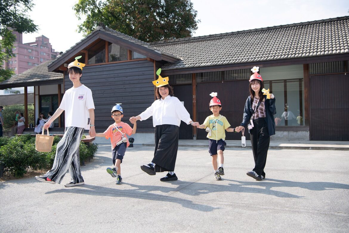 舊監宿舍群「木日小市」皮友齊聚　漫遊木都歡度母親節