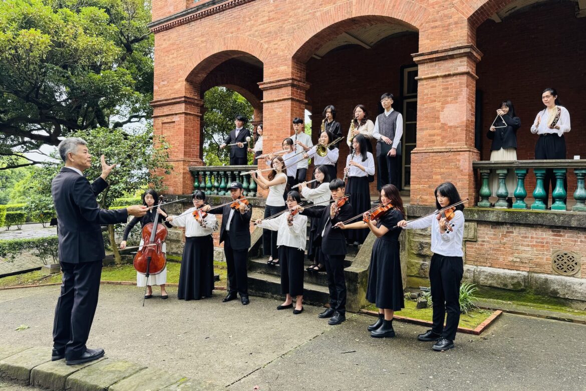 穿越四世紀的交響樂章！許双亮、謝孟潔本週六坐鎮紅毛城     400年古蹟音樂會浪漫開唱