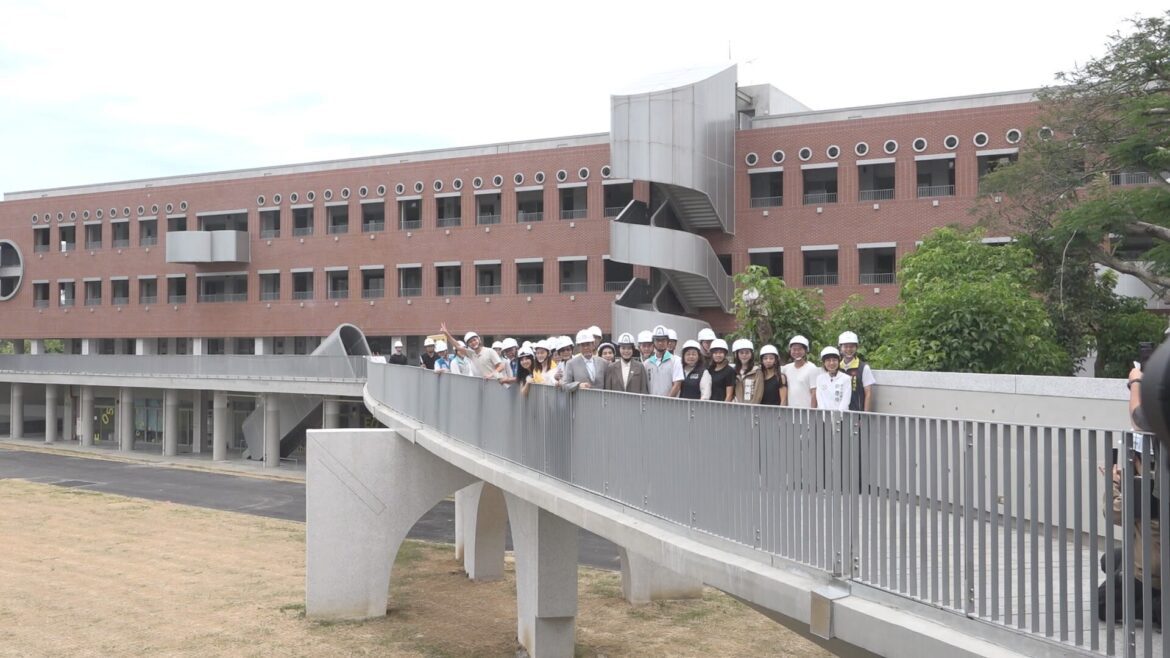 考察建功高中校舍擴建工程  議員提多項建議