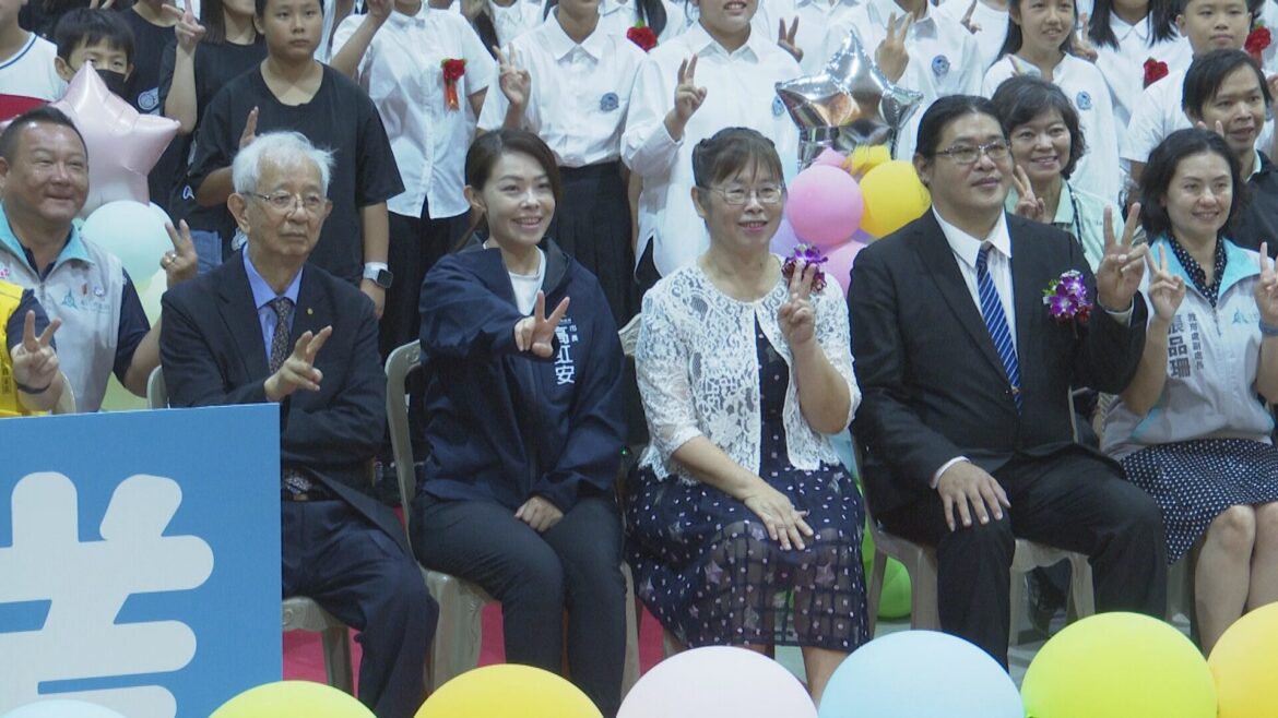 新竹國小畢典  傑出校友李遠哲返校獻祝福