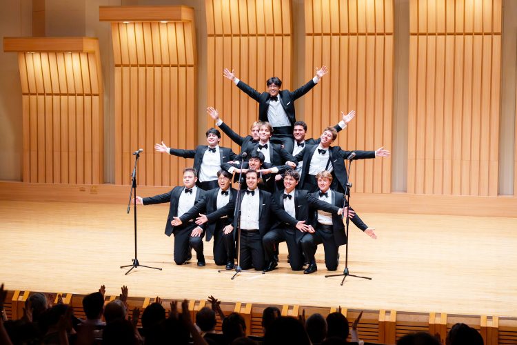成軍80年的哈佛大學鱷魚合唱團全球巡演　訪台首場登東吳大學獻唱民謠