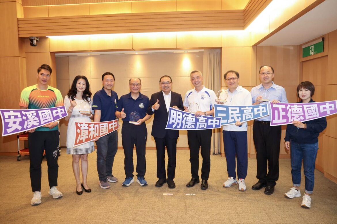 五華國小男籃勇奪隊史首冠     侯友宜頒發20萬培訓金肯定基層運動表現