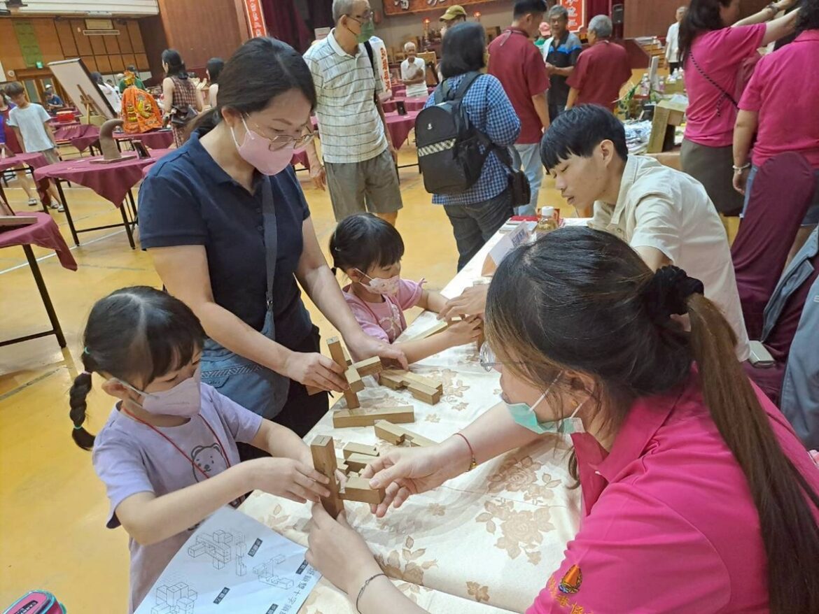 大葉學生志工隊前進鹿港魯班公宴  從課堂學習走入無形文化資產現場