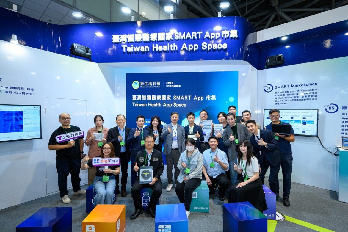 全台唯一SMART 50地區醫院  員榮AI智能醫囑系統登上大南方智慧健康展