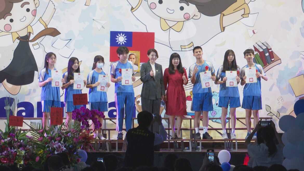 香山高中畢業典禮  高虹安祝福畢業快樂