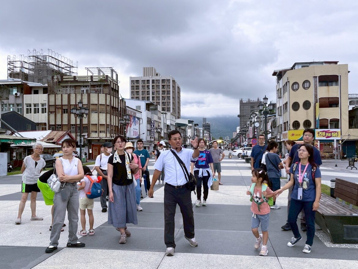 走進溝仔尾聽聽城市故事  市公所率眾走讀舊城時光