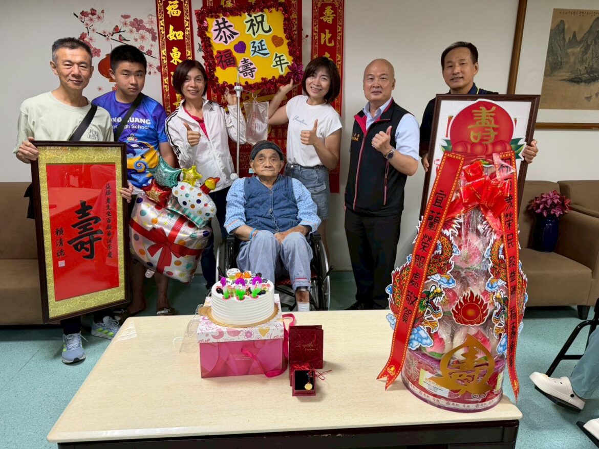 百歲榮民段益勝崇壽　宜榮服處長溫馨祝福