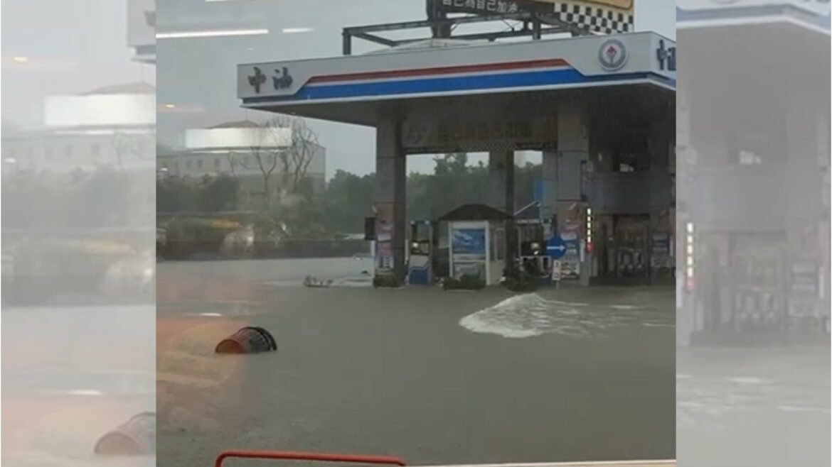 影音/豪雨狂炸南台灣 高、屏多處馬路變汪洋