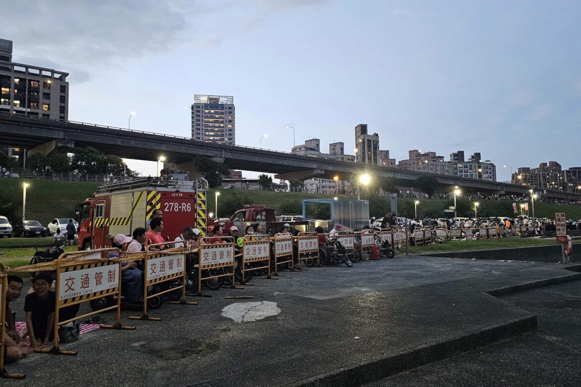 2026大稻埕夏日節煙火登場 新北忠孝碼頭周邊實施交通與人流管制