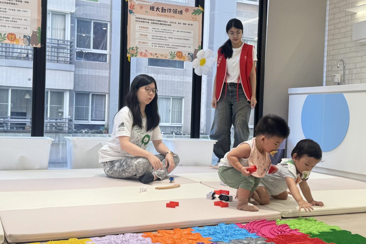 基督徒救世會攜手恩主公醫院在三峽舉辦兒童發展篩檢活動